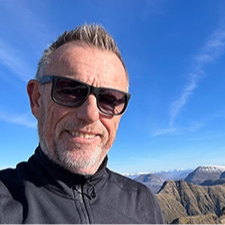 Logo Ron van den Burg